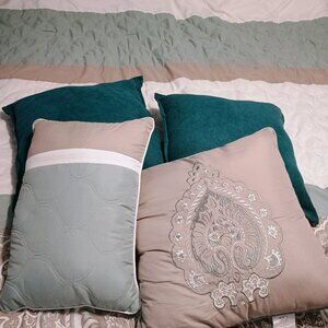 King size bed skirt, and shams and matching pillows